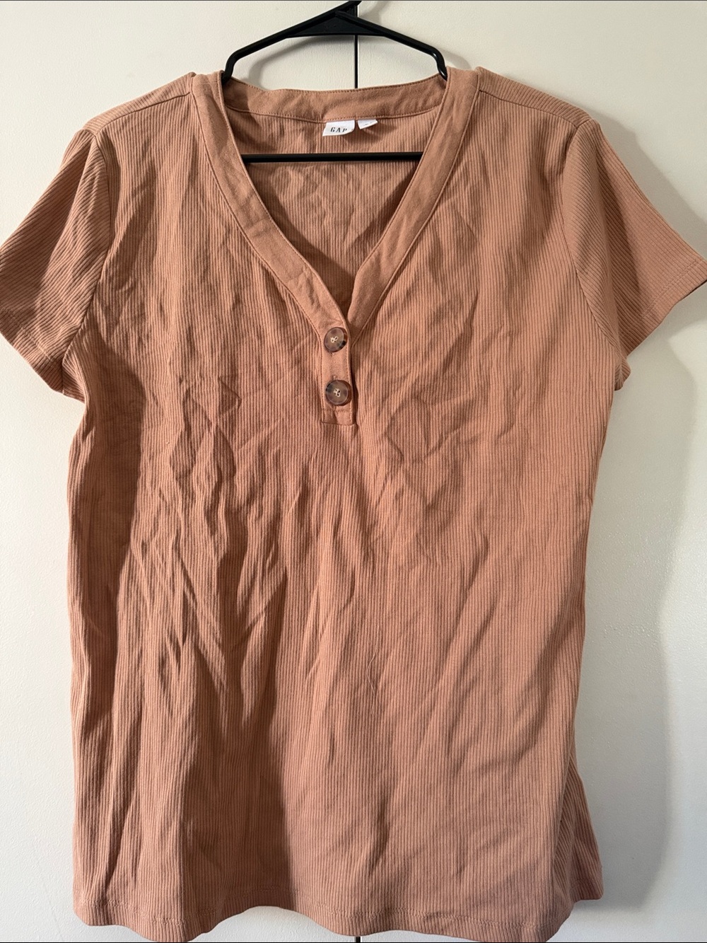 GAP Short-Sleeve Ribbed Henley Top — Rust Pink